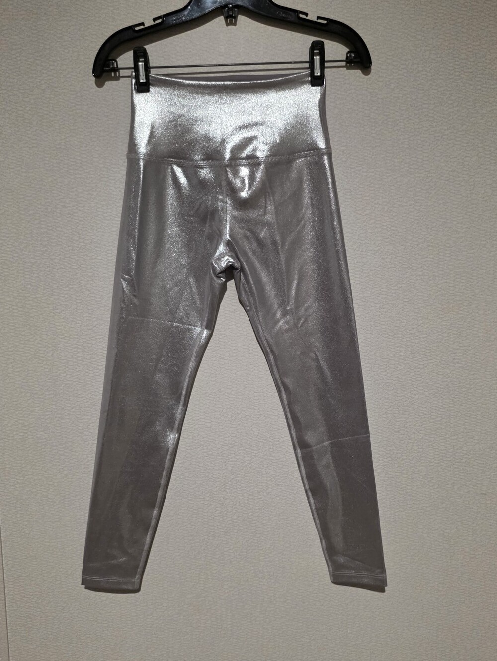 Beyond Yoga Liquid Shine High Waisted Midi Leggings Small Silver
